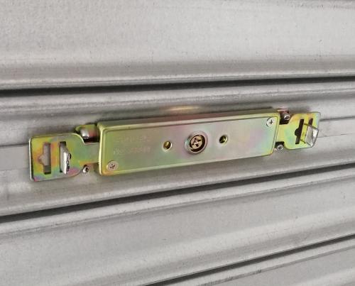 INSTALLATION DISMANTLE ROLLER SHUTTER LOCKSET SERVICE 22461 04 - Cerradura persiana metalica de suelo cierres de seguridad antirrobo persianas