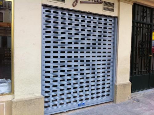 Puertas Enrollables Perforadas 04 - Persianas metálicas Barcelona
